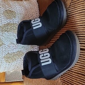 UGG Neumel II Graphic Slip On Boot , black unisex size 3